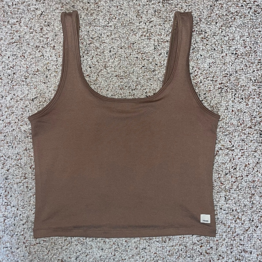 Vuori Halo Essential Tank